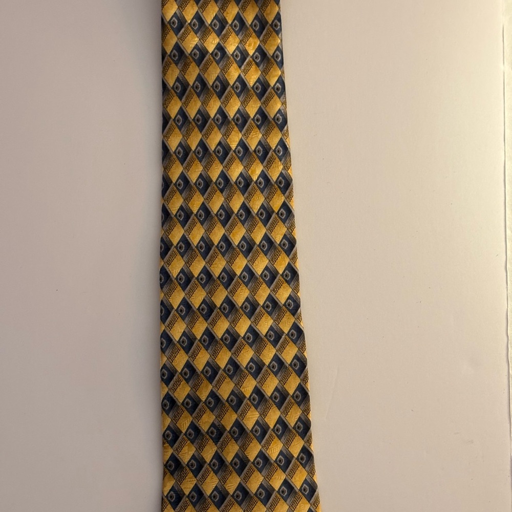 Roundtree & Yorke Geometric 100% Silk Tie in Yellow and Blue Extra Long